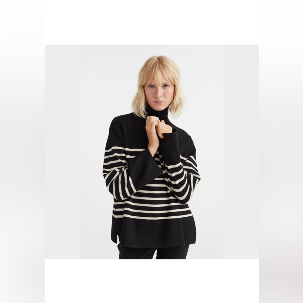 H&M MOCK TURTLENECK SWEATER